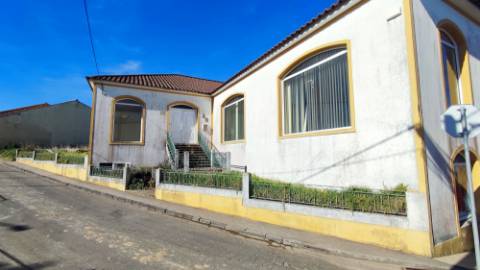 VENDA de ÁREA COMERCIAL - EDIFÍCIO - Achadinha, Nordeste, Ilha de São Miguel, Açores