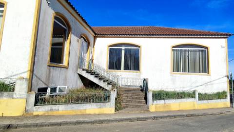 VENDA de ÁREA COMERCIAL - EDIFÍCIO - Achadinha, Nordeste, Ilha de São Miguel, Açores