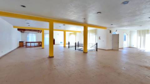 VENDA de ÁREA COMERCIAL - EDIFÍCIO - Achadinha, Nordeste, Ilha de São Miguel, Açores