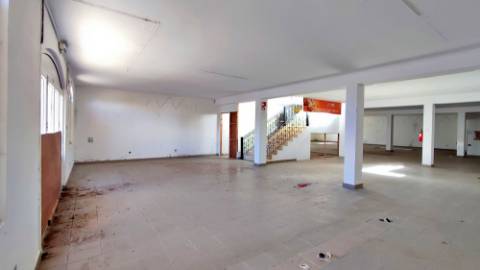 VENDA de ÁREA COMERCIAL - EDIFÍCIO - Achadinha, Nordeste, Ilha de São Miguel, Açores