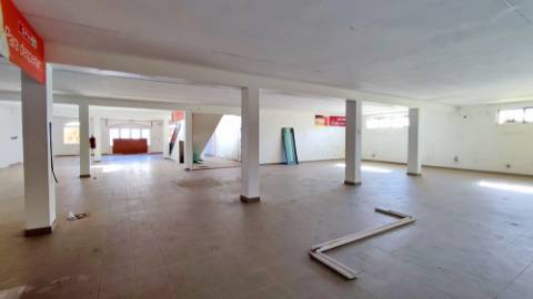 VENDA de ÁREA COMERCIAL - EDIFÍCIO - Achadinha, Nordeste, Ilha de São Miguel, Açores