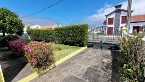 VENDA de MORADIA - VIVENDA T3+2 com Jardim e Garagem - Relva, Ponta Delgada, Ilha de São Miguel, Açores