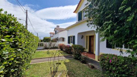 VENDA de MORADIA - VIVENDA T3+2 com Jardim e Garagem - Relva, Ponta Delgada, Ilha de São Miguel, Açores