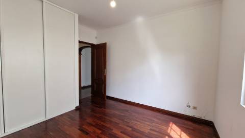 VENDA de MORADIA - VIVENDA T3+2 com Jardim e Garagem - Relva, Ponta Delgada, Ilha de São Miguel, Açores