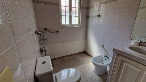 VENDA de MORADIA - VIVENDA T3+2 com Jardim e Garagem - Relva, Ponta Delgada, Ilha de São Miguel, Açores