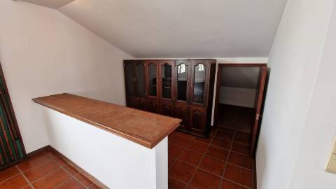 VENDA de MORADIA - VIVENDA T3+2 com Jardim e Garagem - Relva, Ponta Delgada, Ilha de São Miguel, Açores