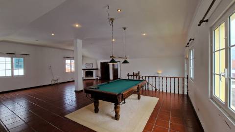 VENDA de MORADIA - VIVENDA T3+2 com Jardim e Garagem - Relva, Ponta Delgada, Ilha de São Miguel, Açores