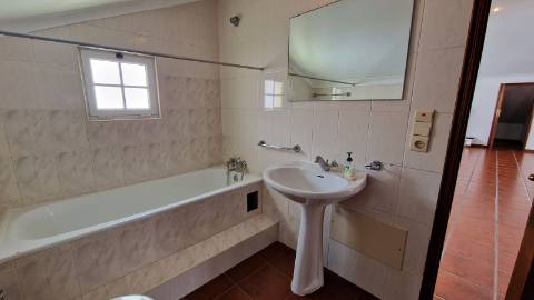 VENDA de MORADIA - VIVENDA T3+2 com Jardim e Garagem - Relva, Ponta Delgada, Ilha de São Miguel, Açores