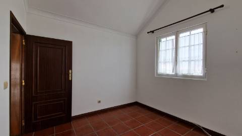 VENDA de MORADIA - VIVENDA T3+2 com Jardim e Garagem - Relva, Ponta Delgada, Ilha de São Miguel, Açores