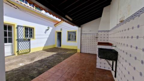 VENDA de MORADIA - VIVENDA T3+2 com Jardim e Garagem - Relva, Ponta Delgada, Ilha de São Miguel, Açores