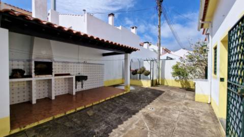 VENDA de MORADIA - VIVENDA T3+2 com Jardim e Garagem - Relva, Ponta Delgada, Ilha de São Miguel, Açores