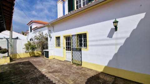 VENDA de MORADIA - VIVENDA T3+2 com Jardim e Garagem - Relva, Ponta Delgada, Ilha de São Miguel, Açores