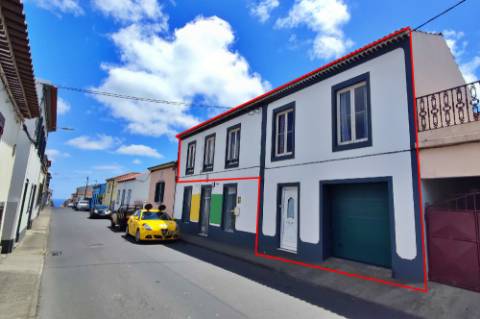 VENDA de CASA - MORADIA T3+1 com garagem e terraços - Arrifes, Ponta Delgada, Ilha de São Miguel, Açores