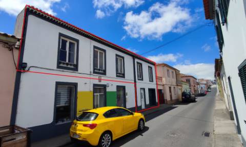VENDA de CASA - MORADIA T3+1 com garagem e terraços - Arrifes, Ponta Delgada, Ilha de São Miguel, Açores