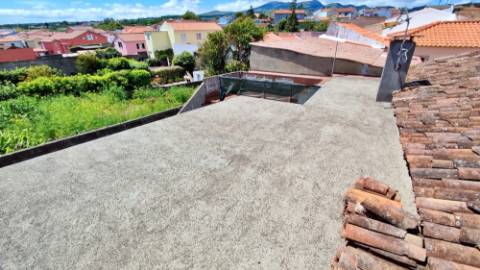 VENDA de CASA - MORADIA T3+1 com garagem e terraços - Arrifes, Ponta Delgada, Ilha de São Miguel, Açores