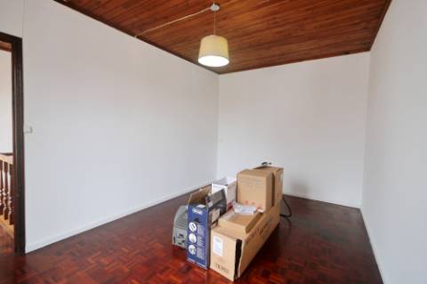 VENDA de CASA - MORADIA T3+1 com garagem e terraços - Arrifes, Ponta Delgada, Ilha de São Miguel, Açores