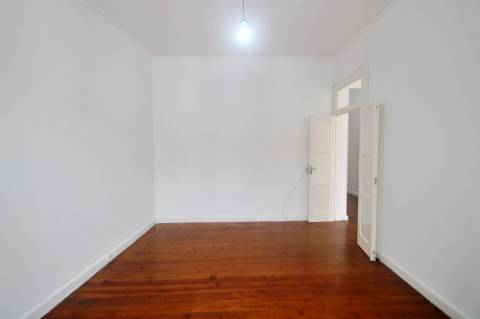 VENDA de CASA - MORADIA T3+1 com garagem e terraços - Arrifes, Ponta Delgada, Ilha de São Miguel, Açores