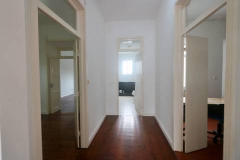 VENDA de CASA - MORADIA T3+1 com garagem e terraços - Arrifes, Ponta Delgada, Ilha de São Miguel, Açores