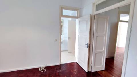 VENDA de CASA - MORADIA T3+1 com garagem e terraços - Arrifes, Ponta Delgada, Ilha de São Miguel, Açores