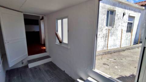 VENDA de CASA - MORADIA T3+1 com garagem e terraços - Arrifes, Ponta Delgada, Ilha de São Miguel, Açores