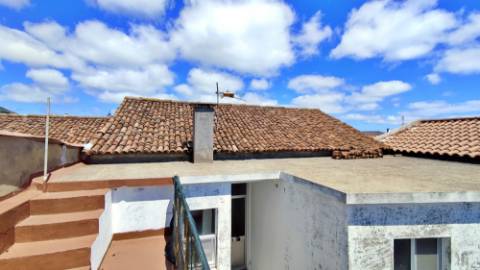 VENDA de CASA - MORADIA T3+1 com garagem e terraços - Arrifes, Ponta Delgada, Ilha de São Miguel, Açores