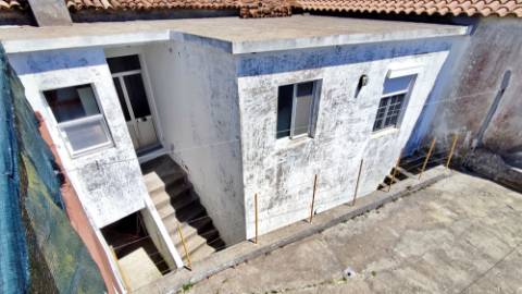 VENDA de CASA - MORADIA T3+1 com garagem e terraços - Arrifes, Ponta Delgada, Ilha de São Miguel, Açores