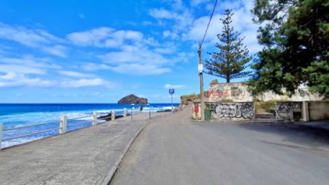 VENDA de TERRENO à beira-mar com PROJETO APROVADO - Mosteiros, Ponta Delgada, Ilha de São Miguel, Açores