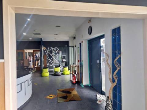 VENDA de Edifício - Comércio - Ginásio com amplo terreno - Ribeirinha, Horta, Ilha do Faial, Açores