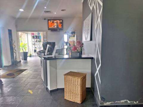 VENDA de Edifício - Comércio - Ginásio com amplo terreno - Ribeirinha, Horta, Ilha do Faial, Açores