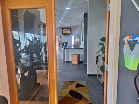 VENDA de Edifício - Comércio - Ginásio com amplo terreno - Ribeirinha, Horta, Ilha do Faial, Açores