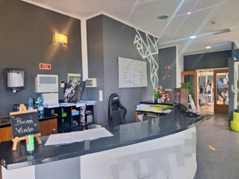 VENDA de Edifício - Comércio - Ginásio com amplo terreno - Ribeirinha, Horta, Ilha do Faial, Açores