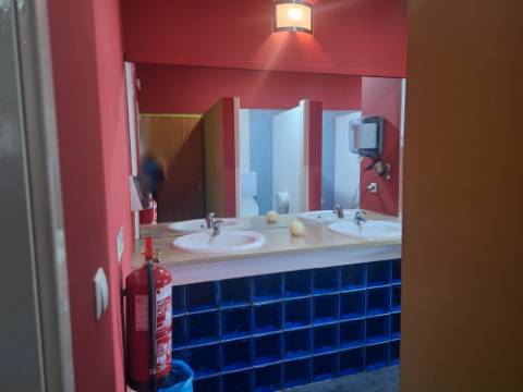 VENDA de Edifício - Comércio - Ginásio com amplo terreno - Ribeirinha, Horta, Ilha do Faial, Açores