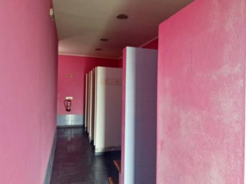 VENDA de Edifício - Comércio - Ginásio com amplo terreno - Ribeirinha, Horta, Ilha do Faial, Açores