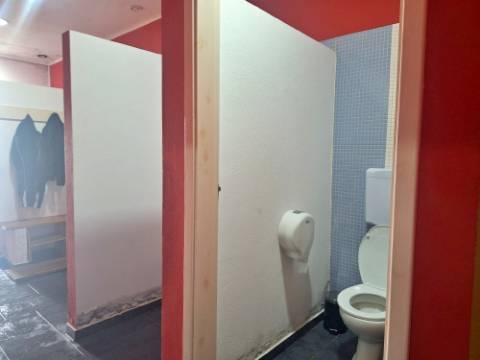 VENDA de Edifício - Comércio - Ginásio com amplo terreno - Ribeirinha, Horta, Ilha do Faial, Açores