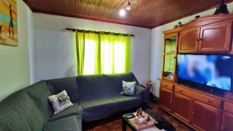 VENDA de CASA - MORADIA com Jardim, Entrada Lateral e Quintal - Fenais da Ajuda, Ribeira Grande, São Miguel, Açores