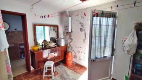 VENDA de CASA - MORADIA com Jardim, Entrada Lateral e Quintal - Fenais da Ajuda, Ribeira Grande, São Miguel, Açores