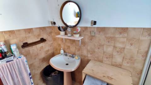 VENDA de CASA - MORADIA com Jardim, Entrada Lateral e Quintal - Fenais da Ajuda, Ribeira Grande, São Miguel, Açores