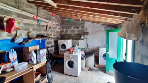 VENDA de CASA - MORADIA com Jardim, Entrada Lateral e Quintal - Fenais da Ajuda, Ribeira Grande, São Miguel, Açores