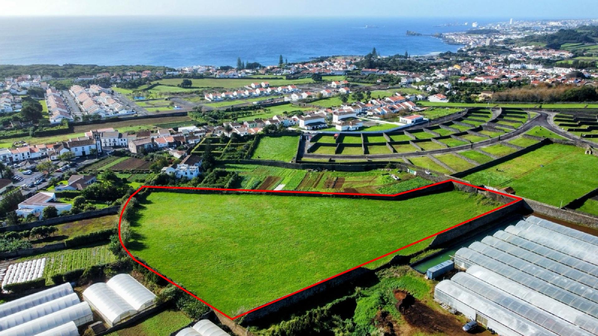 VENDA de AMPLO TERRENO (misto) com VISTA MAR - Livramento, Ponta Delgada, Ilha de São Miguel, Açores
