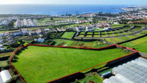 VENDA de AMPLO TERRENO (misto) com VISTA MAR - Livramento, Ponta Delgada, Ilha de São Miguel, Açores