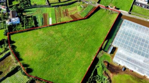 VENDA de AMPLO TERRENO (misto) com VISTA MAR - Livramento, Ponta Delgada, Ilha de São Miguel, Açores