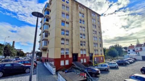 APARTAMENTO T4 para VENDA - Cidade de Ponta Delgada (São Pedro), Ilha de São Miguel, Açores