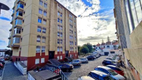 APARTAMENTO T4 para VENDA - Cidade de Ponta Delgada (São Pedro), Ilha de São Miguel, Açores