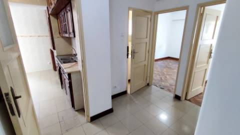 APARTAMENTO T4 para VENDA - Cidade de Ponta Delgada (São Pedro), Ilha de São Miguel, Açores