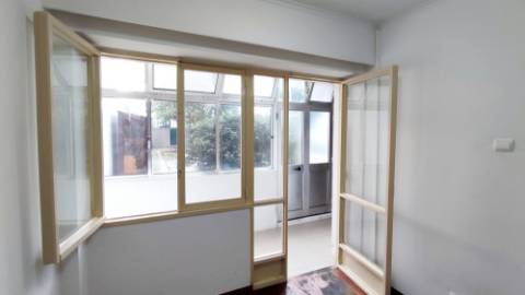 APARTAMENTO T4 para VENDA - Cidade de Ponta Delgada (São Pedro), Ilha de São Miguel, Açores