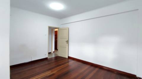 APARTAMENTO T4 para VENDA - Cidade de Ponta Delgada (São Pedro), Ilha de São Miguel, Açores
