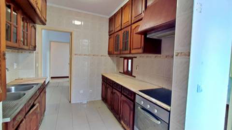 APARTAMENTO T4 para VENDA - Cidade de Ponta Delgada (São Pedro), Ilha de São Miguel, Açores