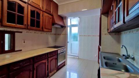 APARTAMENTO T4 para VENDA - Cidade de Ponta Delgada (São Pedro), Ilha de São Miguel, Açores