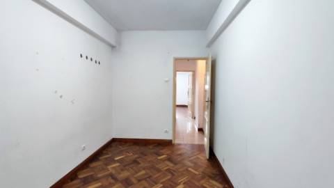 APARTAMENTO T4 para VENDA - Cidade de Ponta Delgada (São Pedro), Ilha de São Miguel, Açores