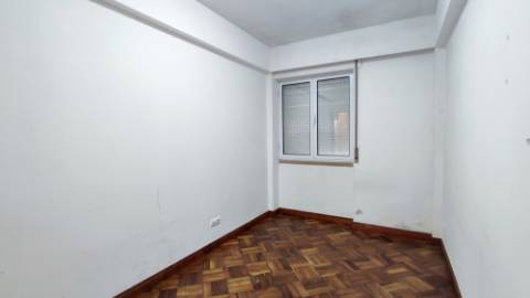 APARTAMENTO T4 para VENDA - Cidade de Ponta Delgada (São Pedro), Ilha de São Miguel, Açores